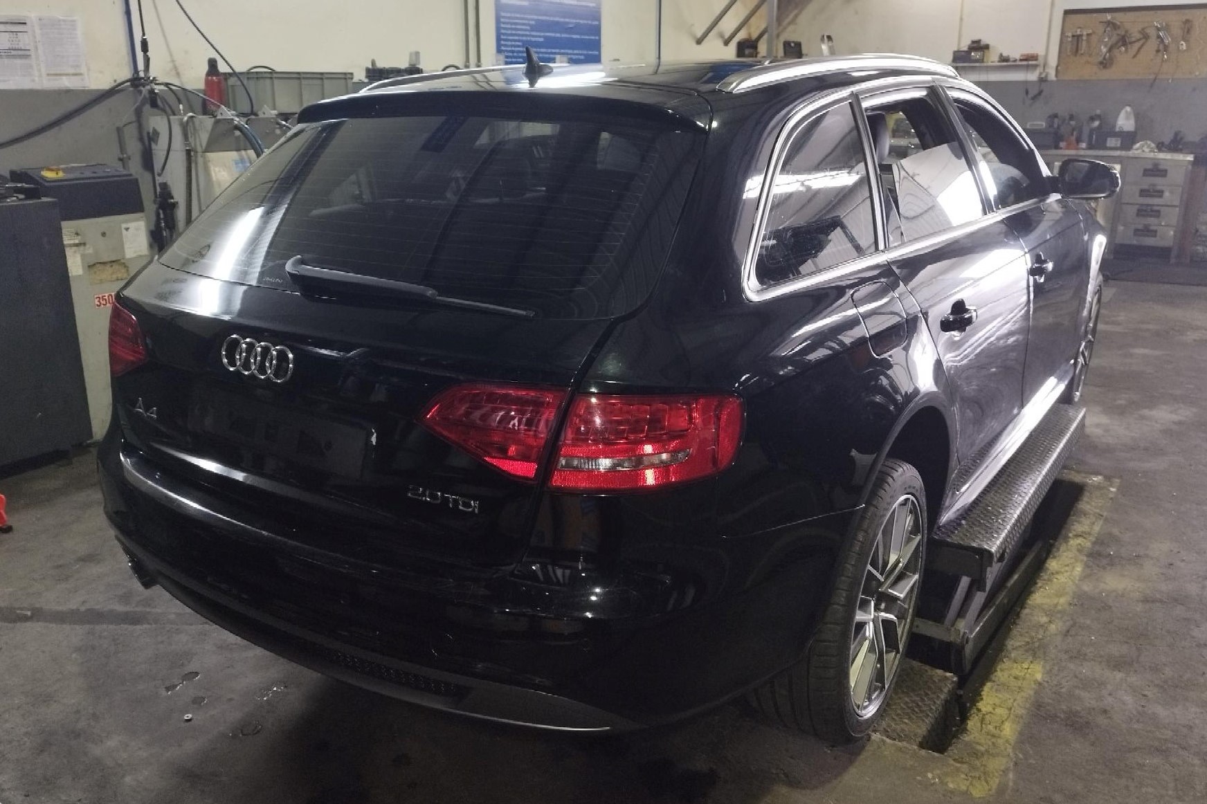 AUDI A4 2.0Tdi AVANT S LINE 2010