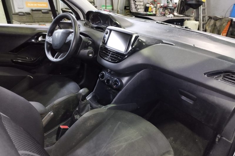 PEUGEOT 208 1.4 HDI 2013 - Image 6