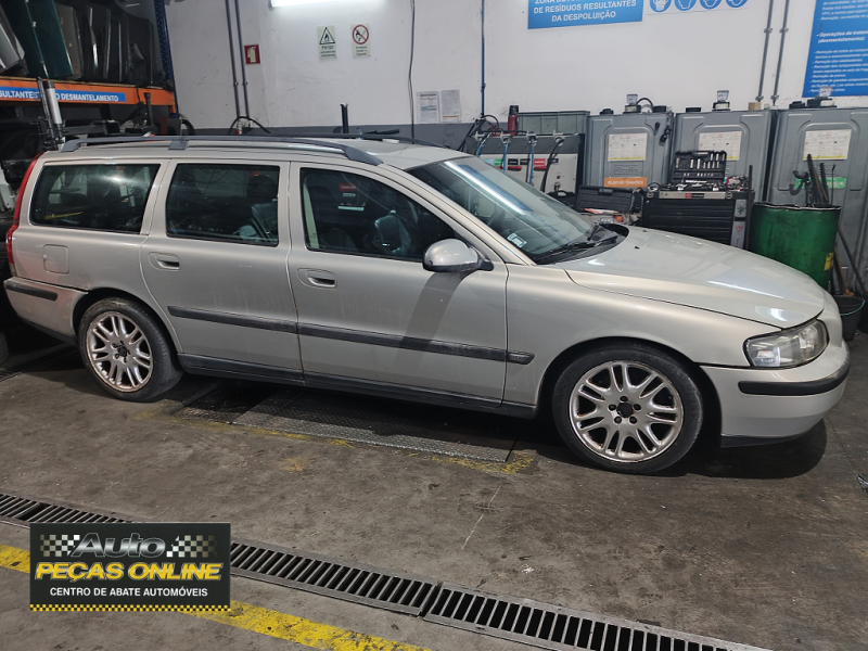 VOLVO S70 2.3 T5 2000 - Image 2